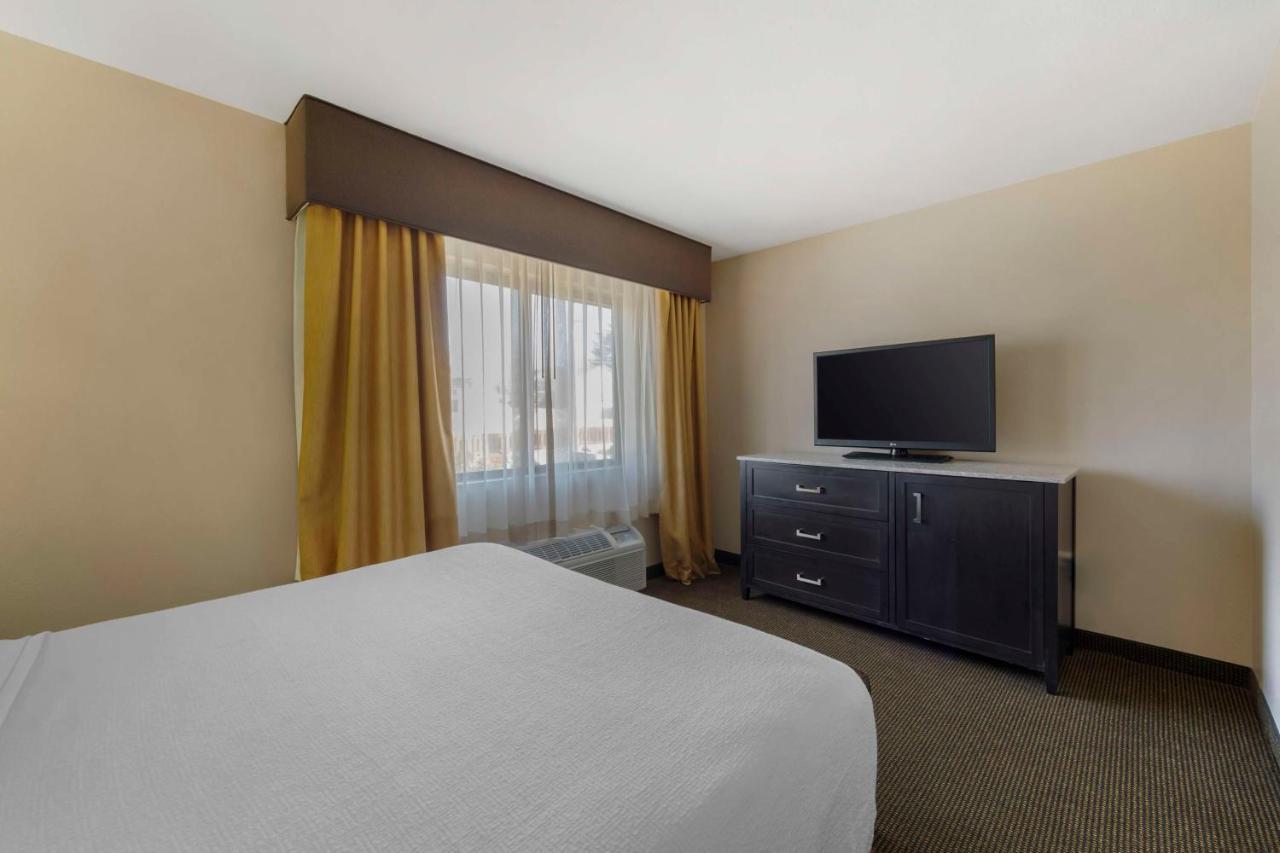 Best Western Plus Country Inn & Suites Додж-Сіті Екстер'єр фото