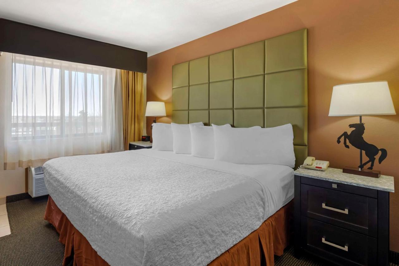 Best Western Plus Country Inn & Suites Додж-Сіті Екстер'єр фото